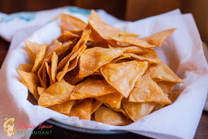 how many calories in mexican restaurant tortilla chips